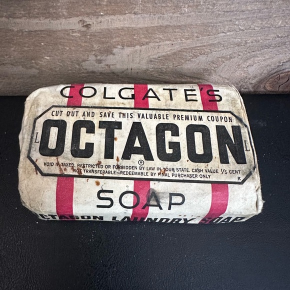 Vintage 7 oz. Bar OCTAGON Laundry Soap in Original Wrapper Discontinued READ - Picture 1 of 5